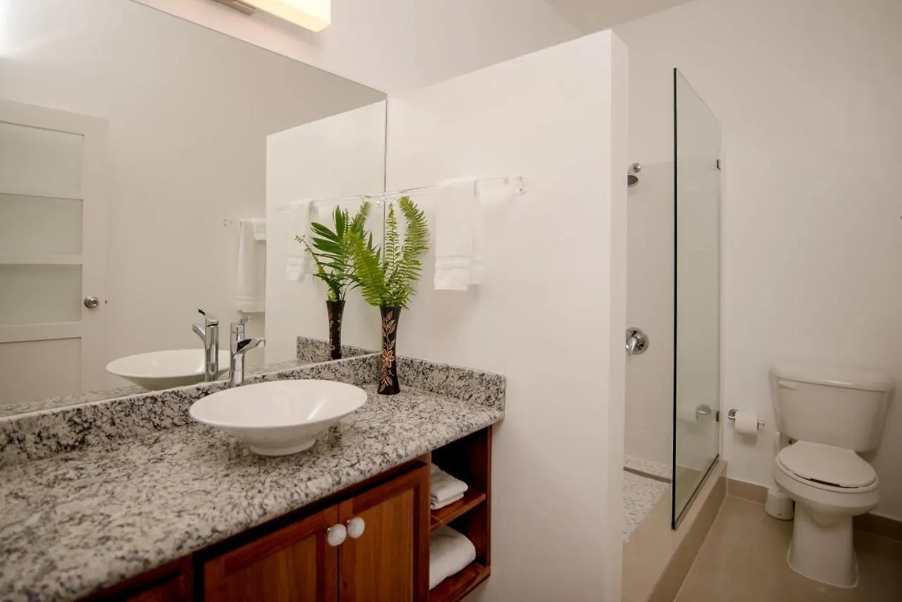 Apartamento Whispering Seas Oceanfront Suite Ocho Rios Jamaica