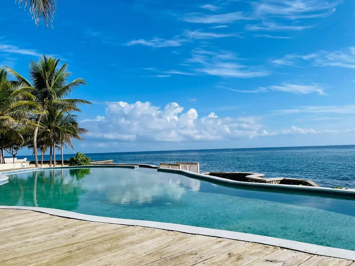 Whispering Seas Oceanfront Suite Ocho Rios 0*,  Jamaica