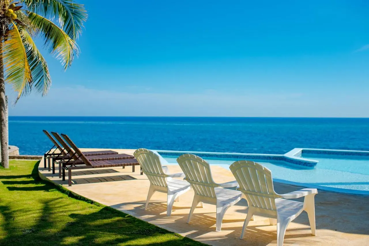 Whispering Seas Oceanfront Suite Ocho Rios Apartamento