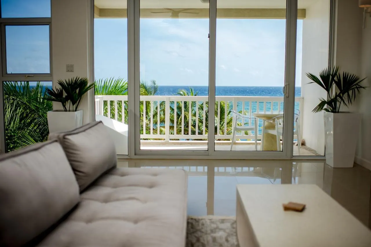 Whispering Seas Oceanfront Suite Ocho Rios Apartamento