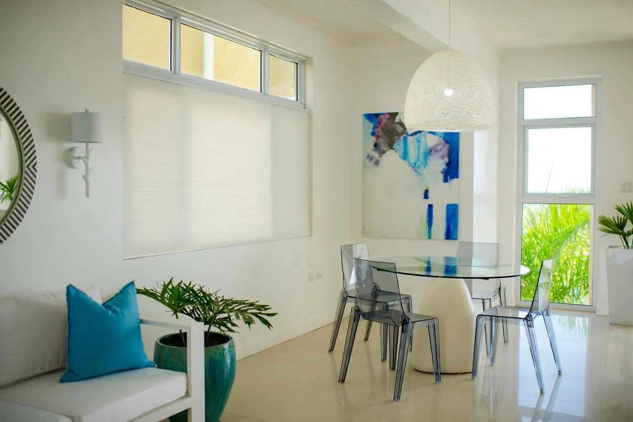 Whispering Seas Oceanfront Suite Ocho Ríos