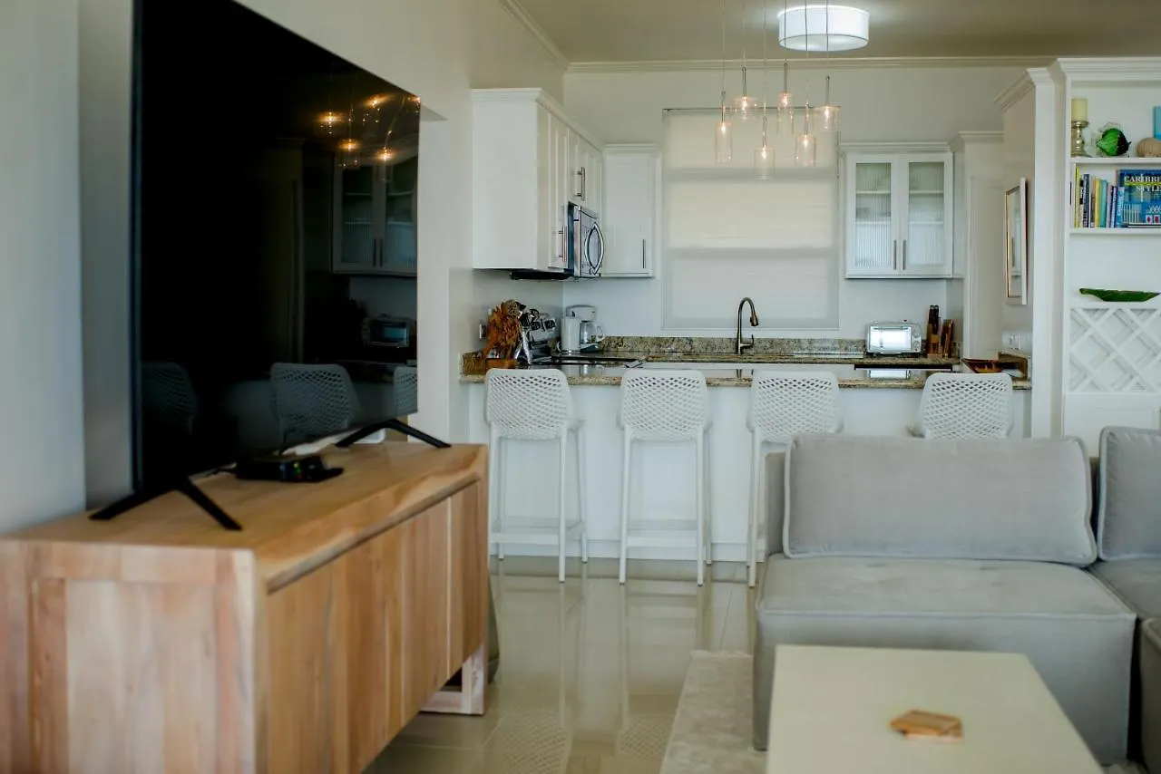 Whispering Seas Oceanfront Suite Ocho Ríos Apartamento